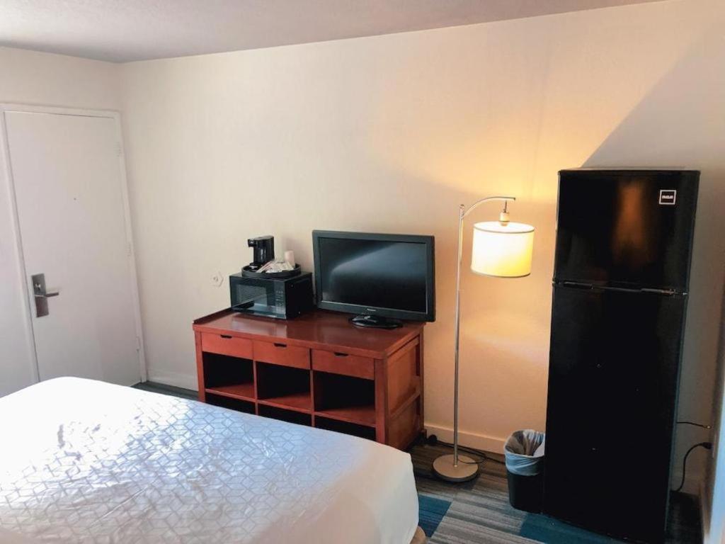 במוטל סנטה קלרה Super 8 By Wyndham San Jose Airport מראה חיצוני תמונה